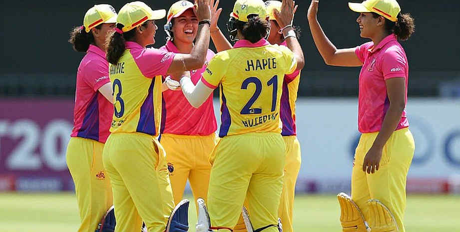 ক্লজের ভাষা: এশিয়ার ফ্র্যাঞ্চাইজি বাজার ক্রিকেটারের দাম ঠিক করে, ইংলিশ চুক্তিব্যবস্থা খেলে অন্য খেলা