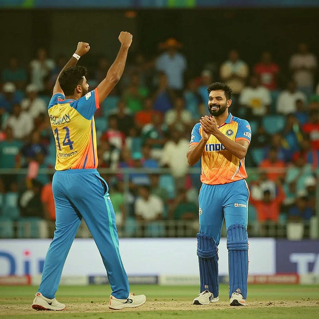 ১৪তম ওভারের নীরবতা: কলম্বোয় বাংলাদেশের ধসের ভেতরে লুকিয়ে থাকা আকৃতি ১৪তম ওভারের নীরবতা: কলম্বোয় বাংলাদেশের ধসের ভেতরে লুকিয়ে থাকা আকৃতি