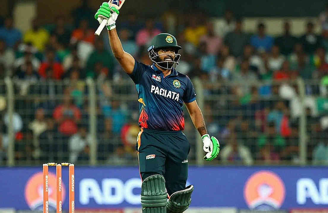 The Auction Paddle and the Film-Room Eye: The Blind Side of Franchise Cricket's Contract Economy The Auction Paddle and the Film-Room Eye: The Blind Side of Franchise Cricket's Contract Economy