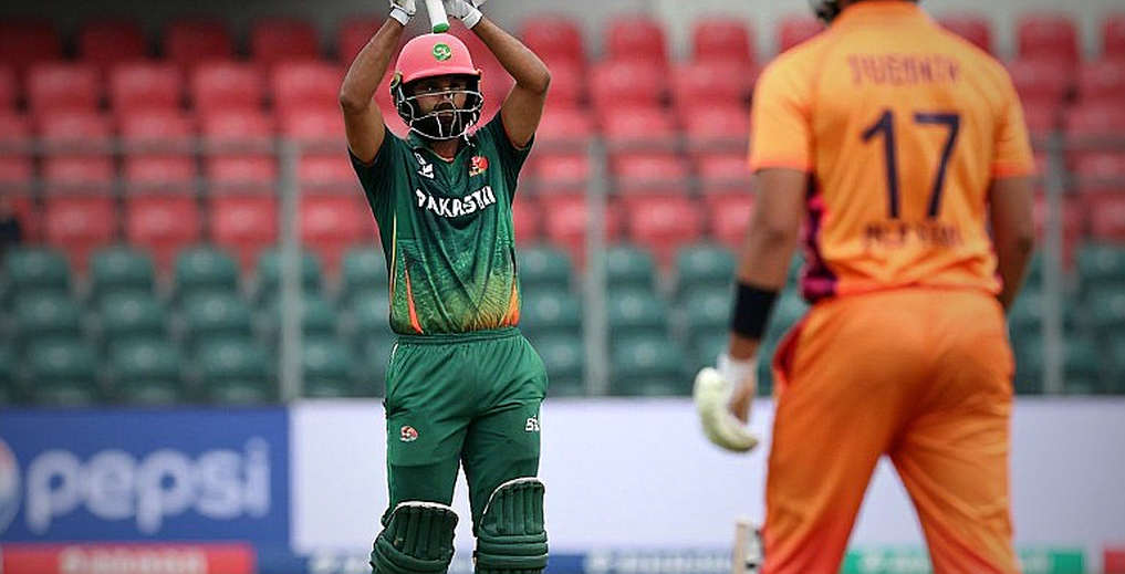 ১৪.৪ ওভারে তাড়া শেষ, তবু আসল সংখ্যাটা স্কোরকার্ডে ছাপা হয়নি