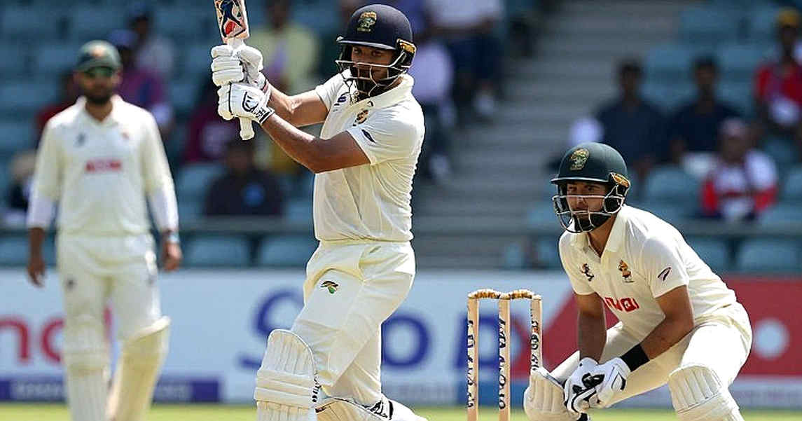 শেষ ওভারের মায়া: এশিয়া কাপের টেপ থেকে বাংলাদেশের মাঝের ওভারের নীরব ফাঁদ