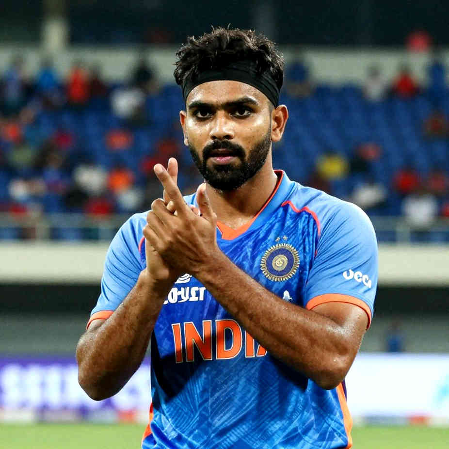 দুরবানের ১১৫ বল আর একটি খোলা খাম: রেনশ'র সেঞ্চুরির আসল হিসাব