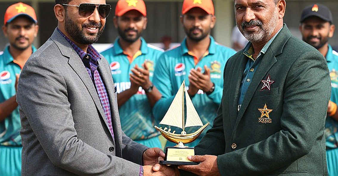 মিরপুরের ৫৩ রানে ছয় উইকেট: বিপর্যয়ের আসল সংখ্যা ব্যাটিং কোচে নেই