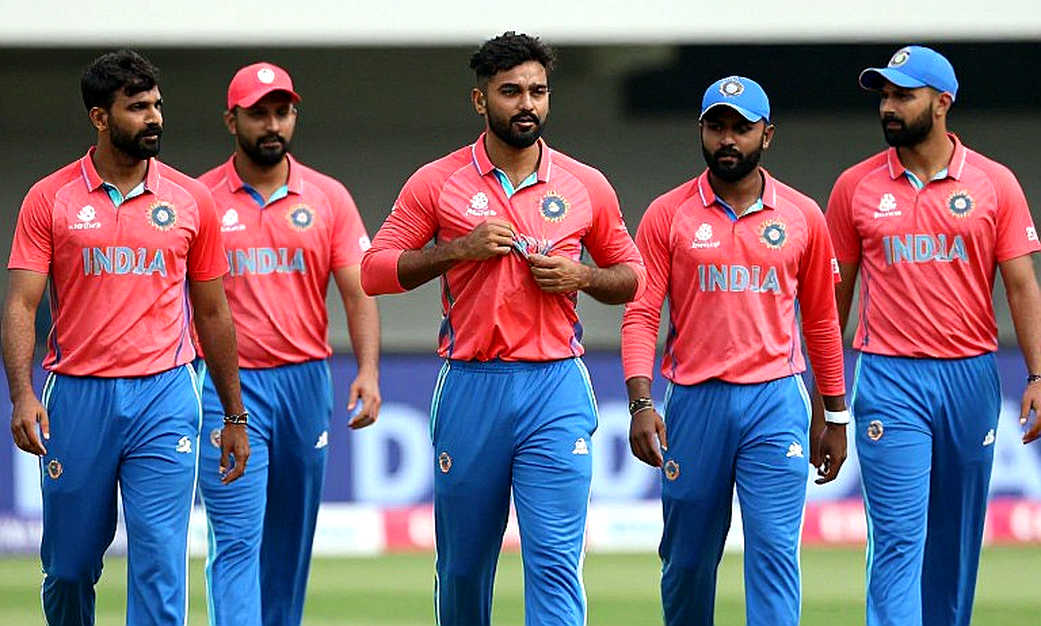 পাকিস্তান-ইংল্যান্ড-শ্রীলঙ্কা ত্রিদেশীয় সিরিজ: বিশ্বকাপের প্রস্তুতি নাকি ভুল মাঠে মহড়া?